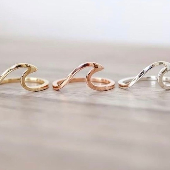 Ocean Wave Rose Gold Ring Size 8 - Picture 8 of 10